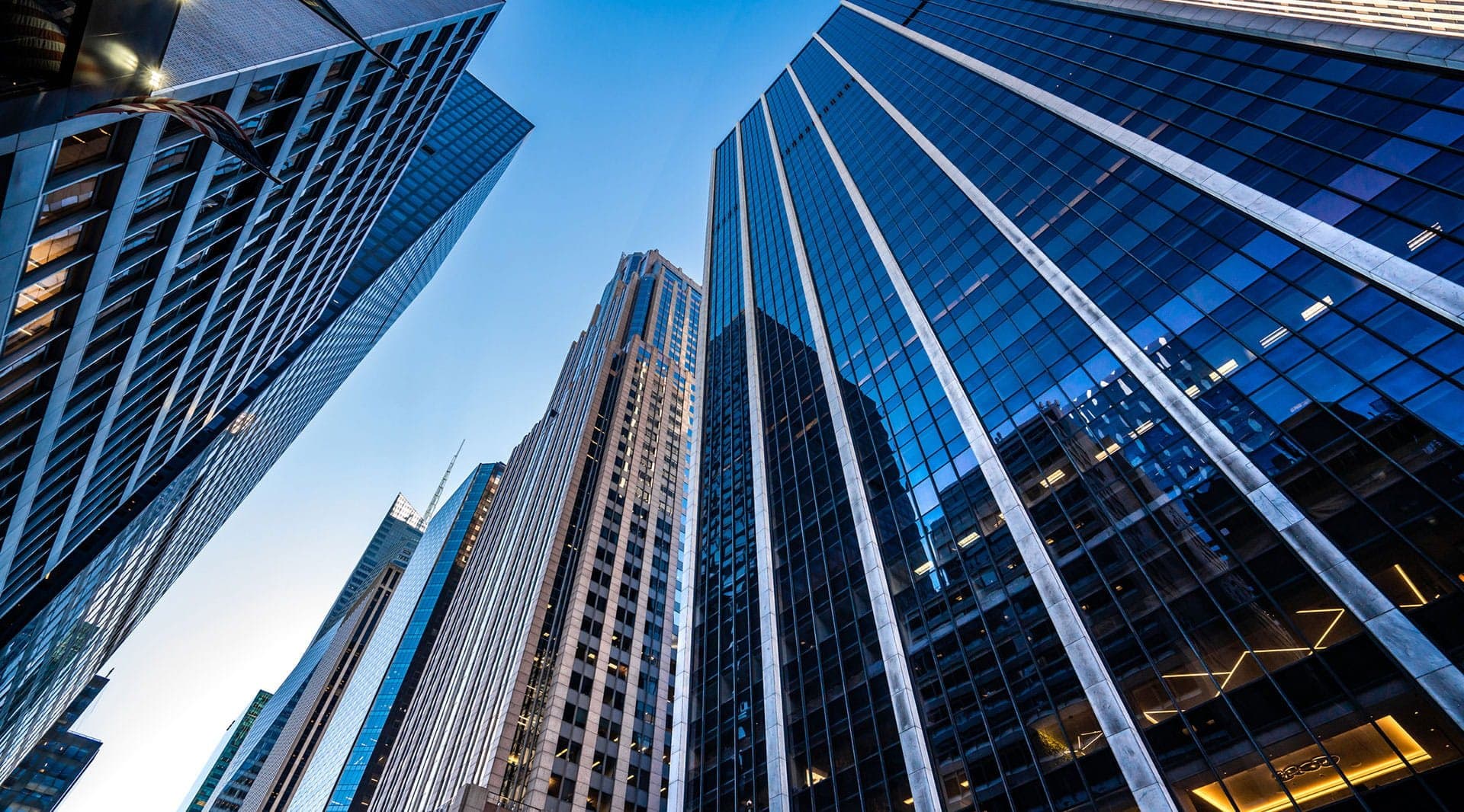 WORLDBESTPARTNERS Logo Image