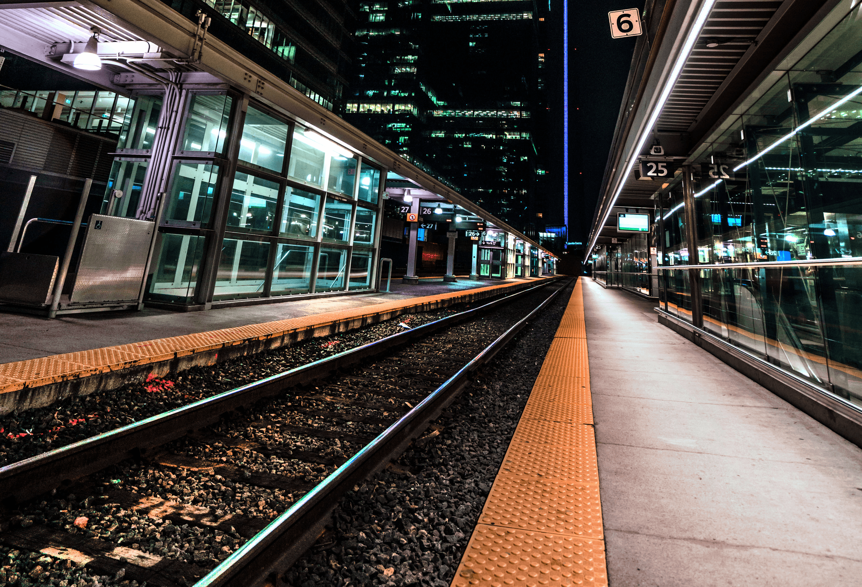 WORLDBESTPARTNERS Logo Image