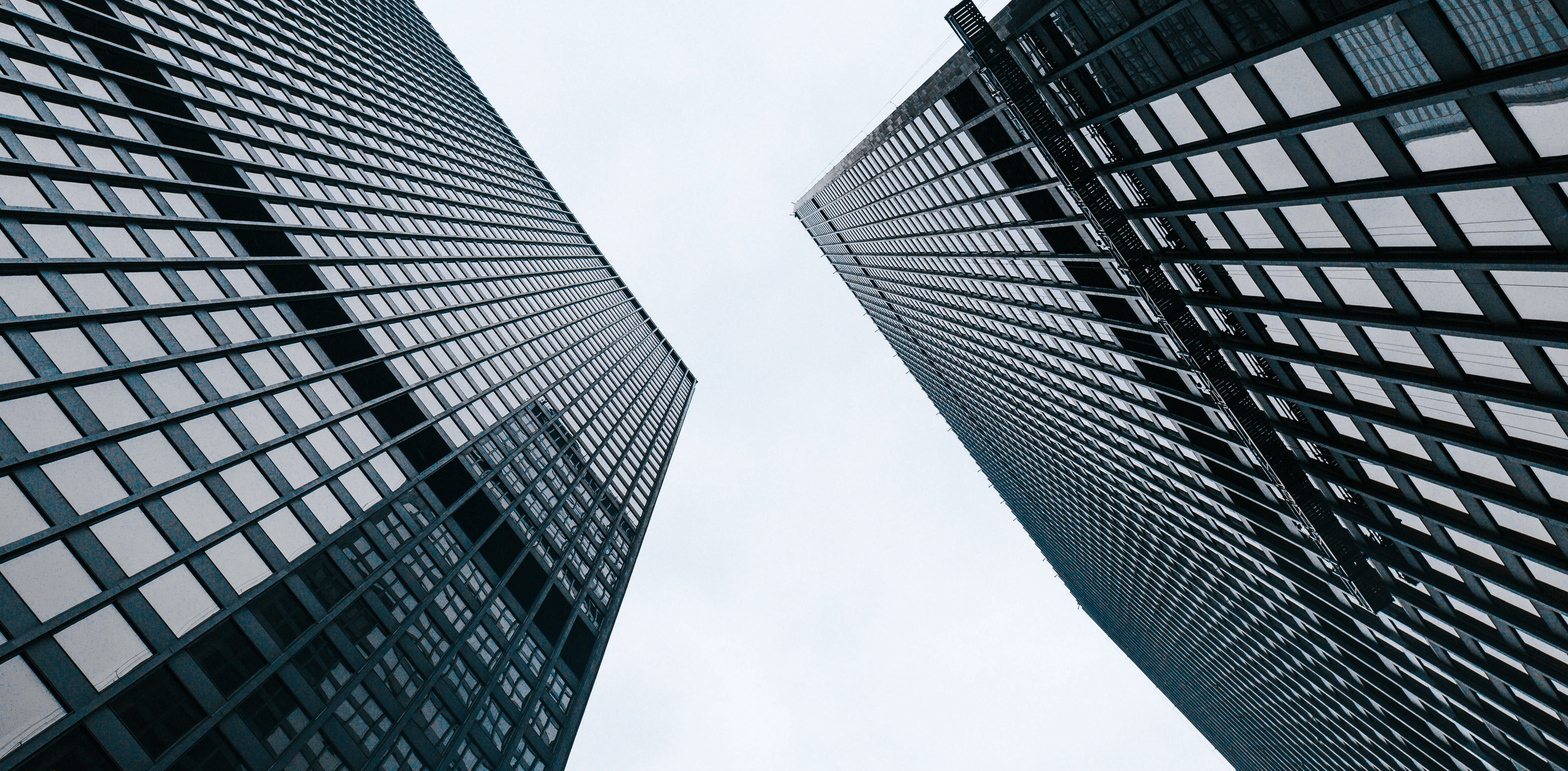 WORLDBESTPARTNERS Logo Image